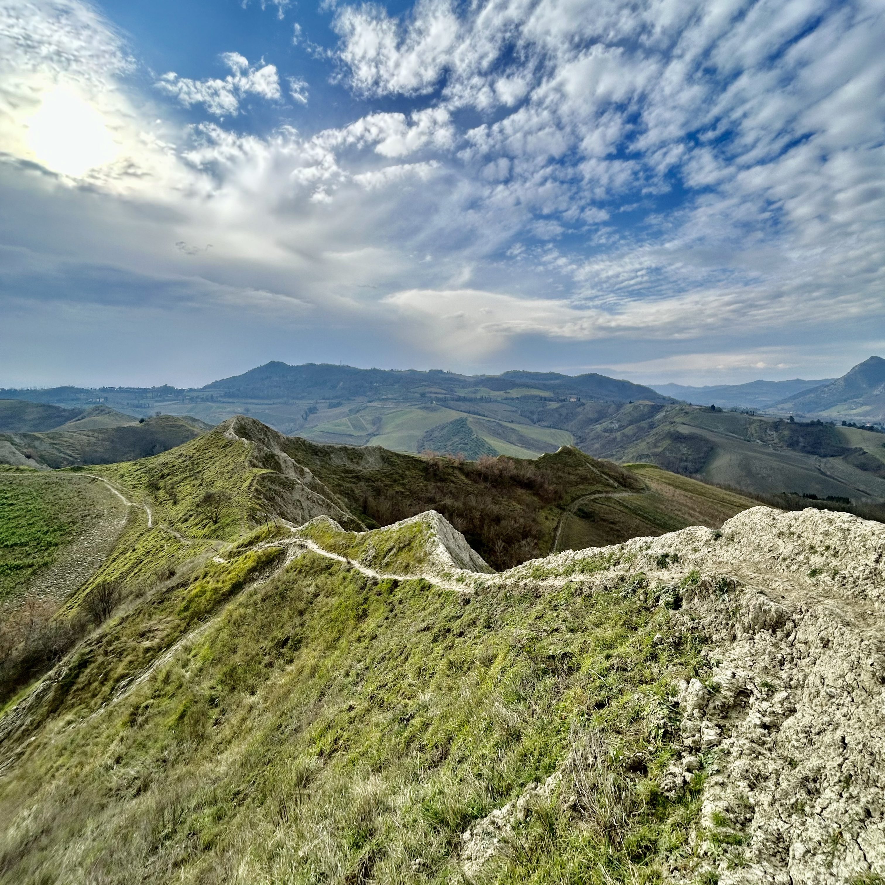 Emilia-Romagna: Trekking sui calanchi al Parco regionale della Vena del Gesso