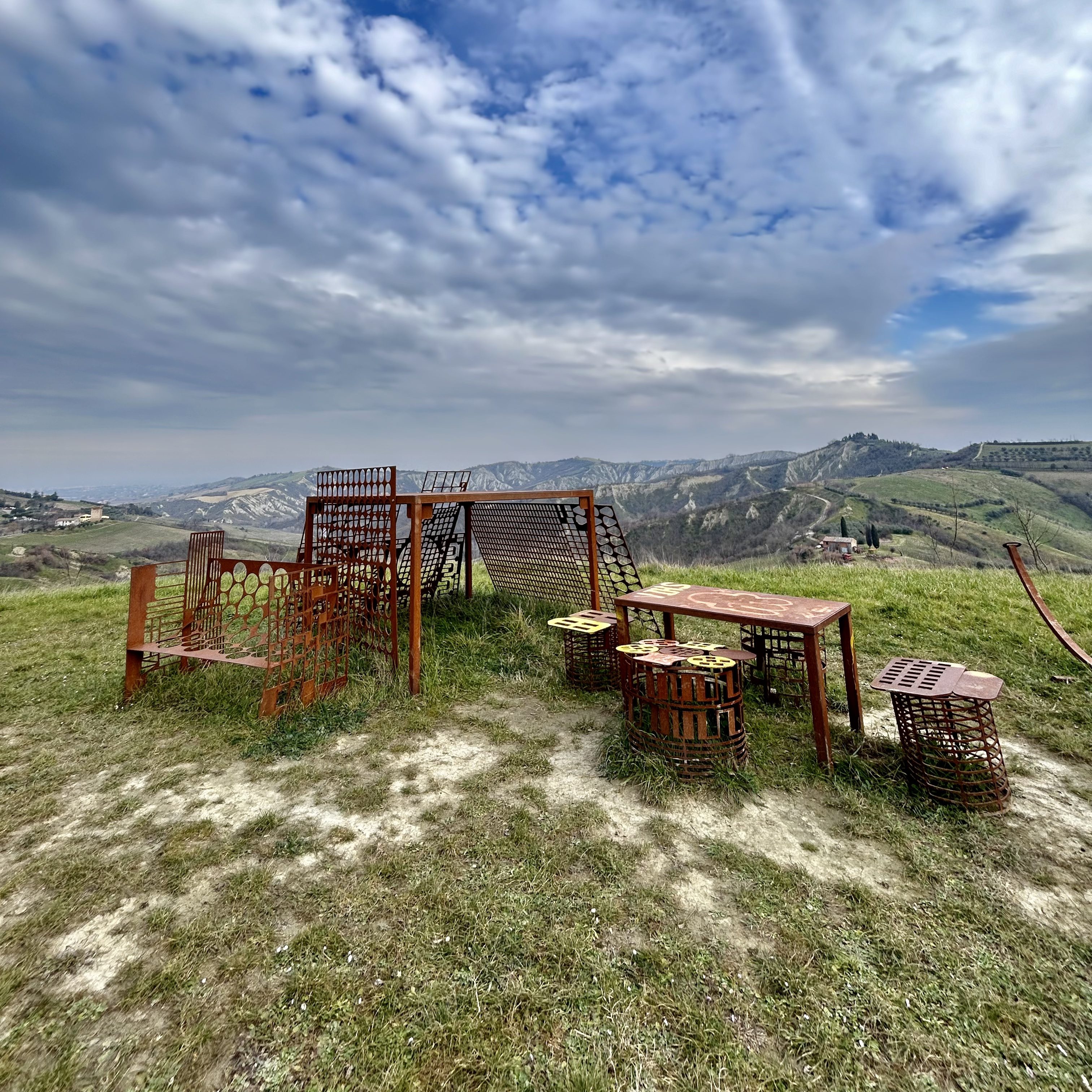 Emilia-Romagna: Trekking sui calanchi al Parco regionale della Vena del Gesso